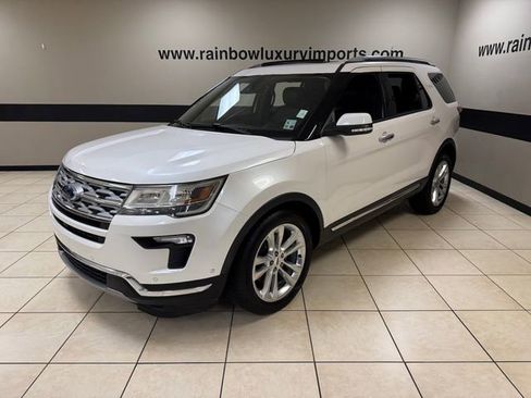 Used 2018 Ford Explorer Limited w/ Equipment Group 301A FWD image 3