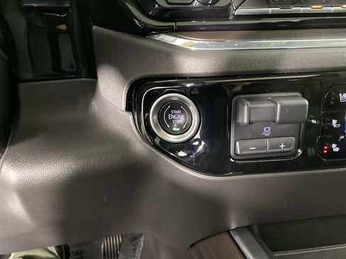 Used 2023 GMC Sierra 1500 SLT w/ SLT Premium Plus Package image 28