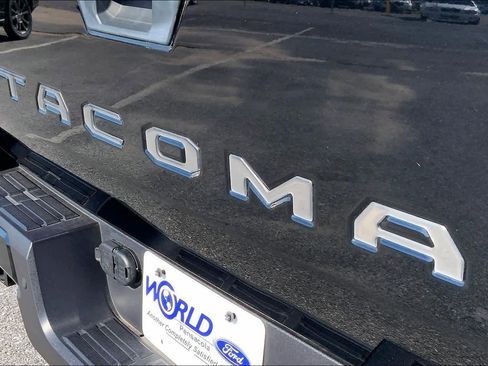 Used 2025 Toyota Tacoma Limited image 30