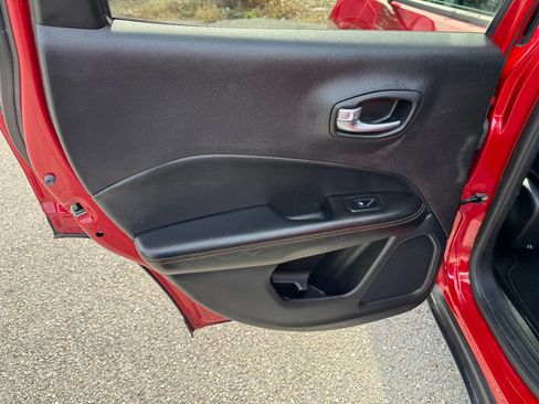 Used 2018 Jeep Compass Limited w/ Navigation Group image 43