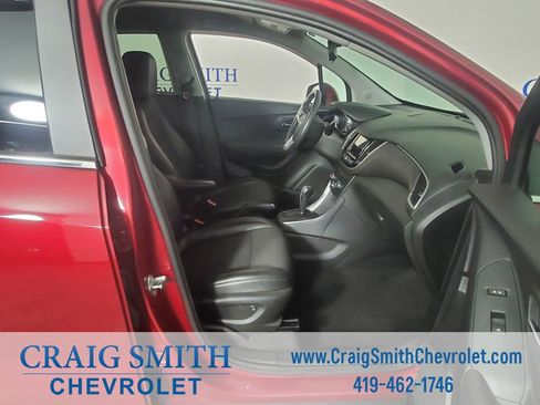 Used 2019 Chevrolet Trax LT w/ LT Convenience Package AWD/4WD image 15
