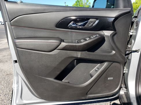Used 2023 Chevrolet Traverse RS w/ LPO, Floor Liner Package FWD image 14