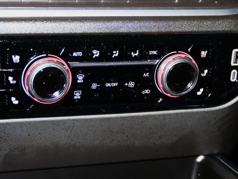 Used 2025 Chevrolet Silverado 2500 High Country w/ Technology Package image 51