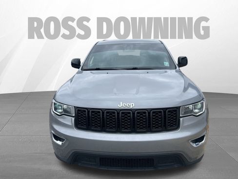 Used 2020 Jeep Grand Cherokee Laredo image 2