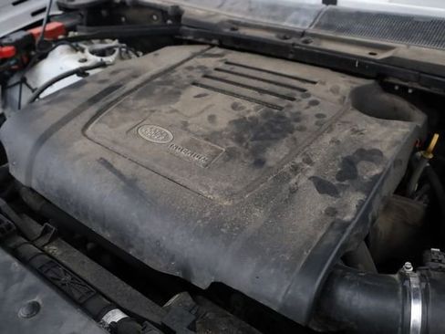 Used 2021 Land Rover Defender 110 image 8