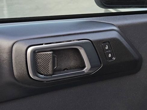 Used 2025 Ford Bronco Outer Banks image 28