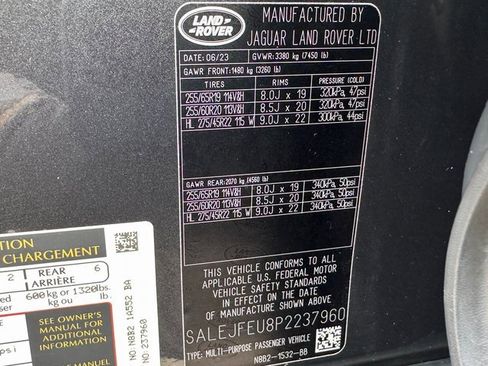 Used 2023 Land Rover Defender 130 S image 31