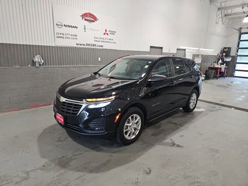 Used 2023 Chevrolet Equinox LS AWD/4WD image 9