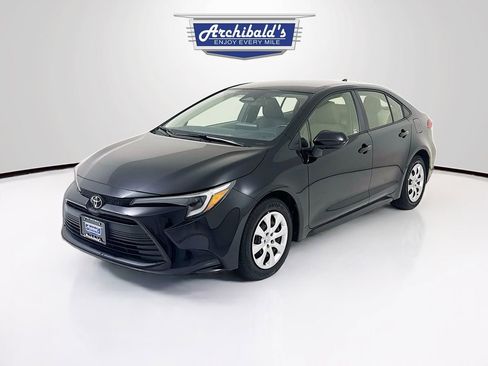 Used 2026 Toyota Corolla LE image 3
