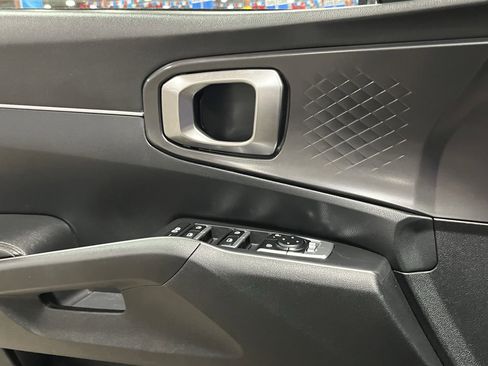 Used 2024 Kia Sorento S image 24