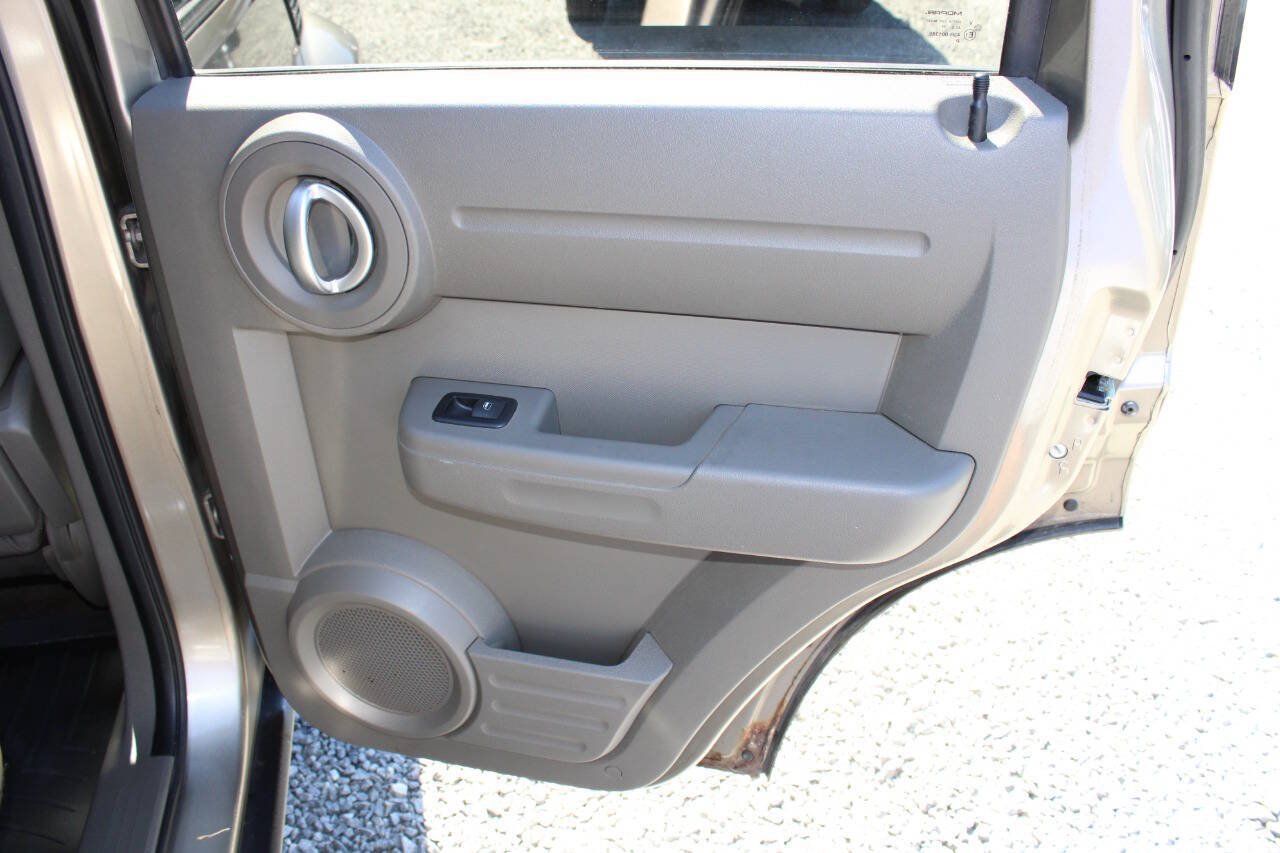 Used 2007 Dodge Nitro SXT AWD/4WD image 22
