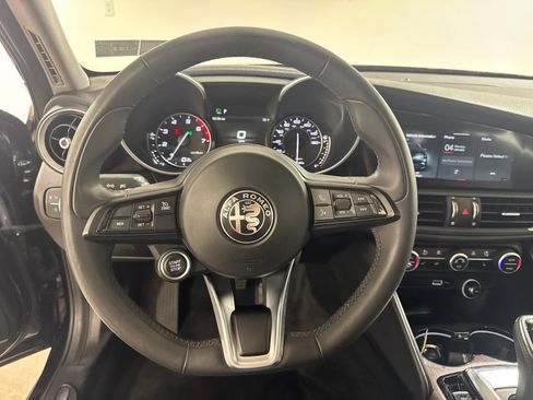 Used 2020 Alfa Romeo Giulia Ti AWD/4WD image 11