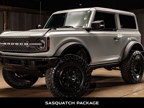 Used 2022 Ford Bronco Badlands image 5
