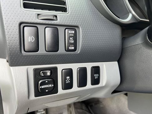 Used 2011 Toyota Tacoma 4x4 Double Cab w/ TRD Sport Pkg image 24