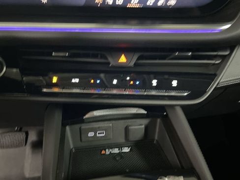 Certified 2025 Buick Envision Preferred AWD/4WD image 18
