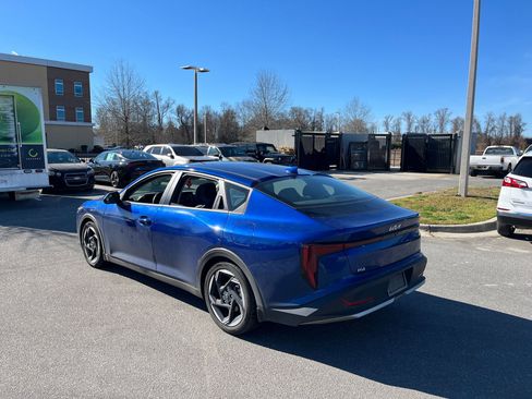 Used 2025 Kia K4 EX image 7