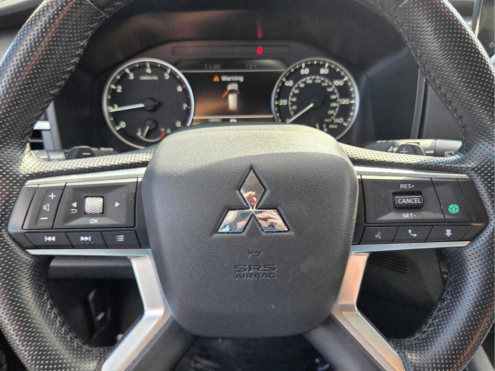 Used 2024 Mitsubishi Outlander SE AWD/4WD image 29