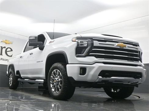 New 2026 Chevrolet Silverado 2500 LT w/ Z71 Chrome Sport Edition image 3