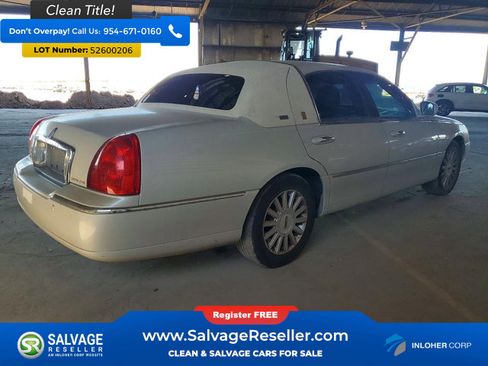 Used 2005 Lincoln Town Car Signature Limited RWD image 4