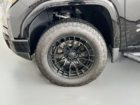 Used 2025 GMC Sierra 1500 AT4 w/ AT4 Premium Package AWD/4WD image 29