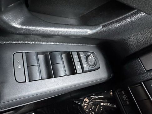 Certified 2024 Toyota Tacoma SR5 image 29