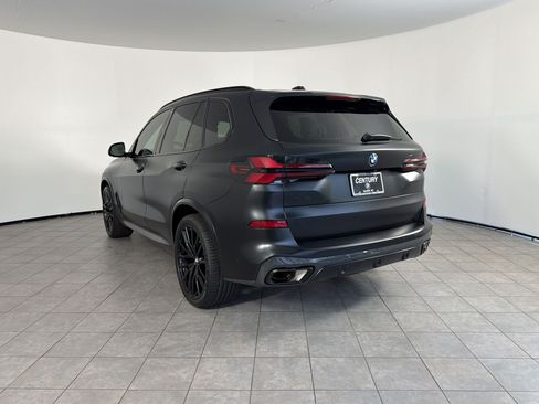 Used 2024 BMW X5 xDrive40i w/ M Sport Package AWD/4WD image 3