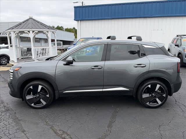 Used 2025 Nissan Kicks SR FWD image 7