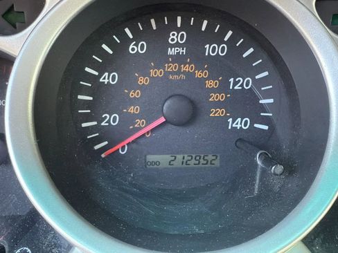 Used 2004 Toyota Highlander 2WD V6 image 34