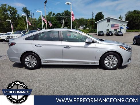Used 2016 Hyundai Sonata SE FWD image 2