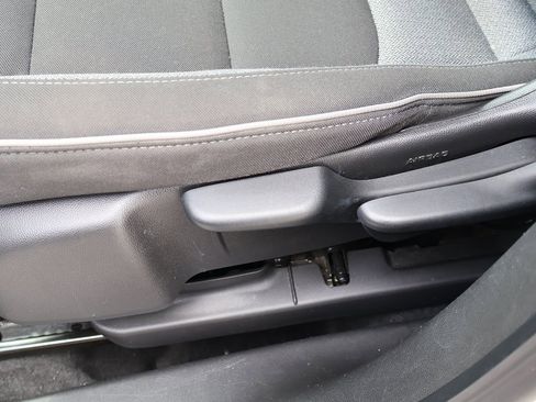 Used 2024 Chevrolet TrailBlazer LT image 30