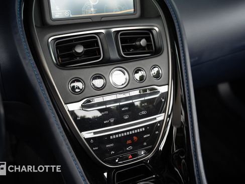 Used 2019 Aston Martin DB11 Volante RWD image 27