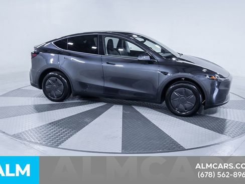Used 2026 Tesla Model Y 2WD image 13