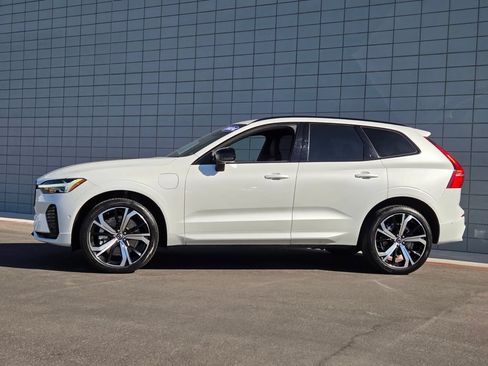 Used 2024 Volvo XC60 T8 Ultimate w/ Protection Package Premier AWD/4WD image 2
