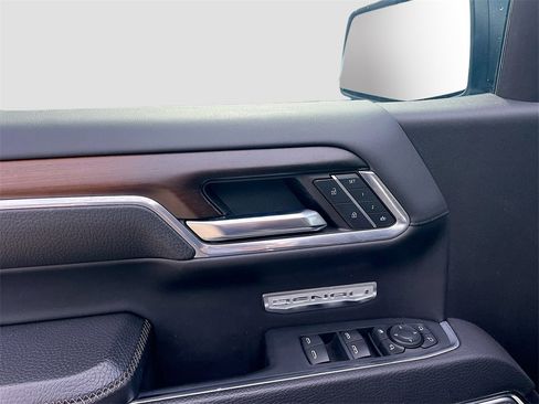 Used 2024 GMC Sierra 1500 Denali w/ Denali Reserve Package image 9