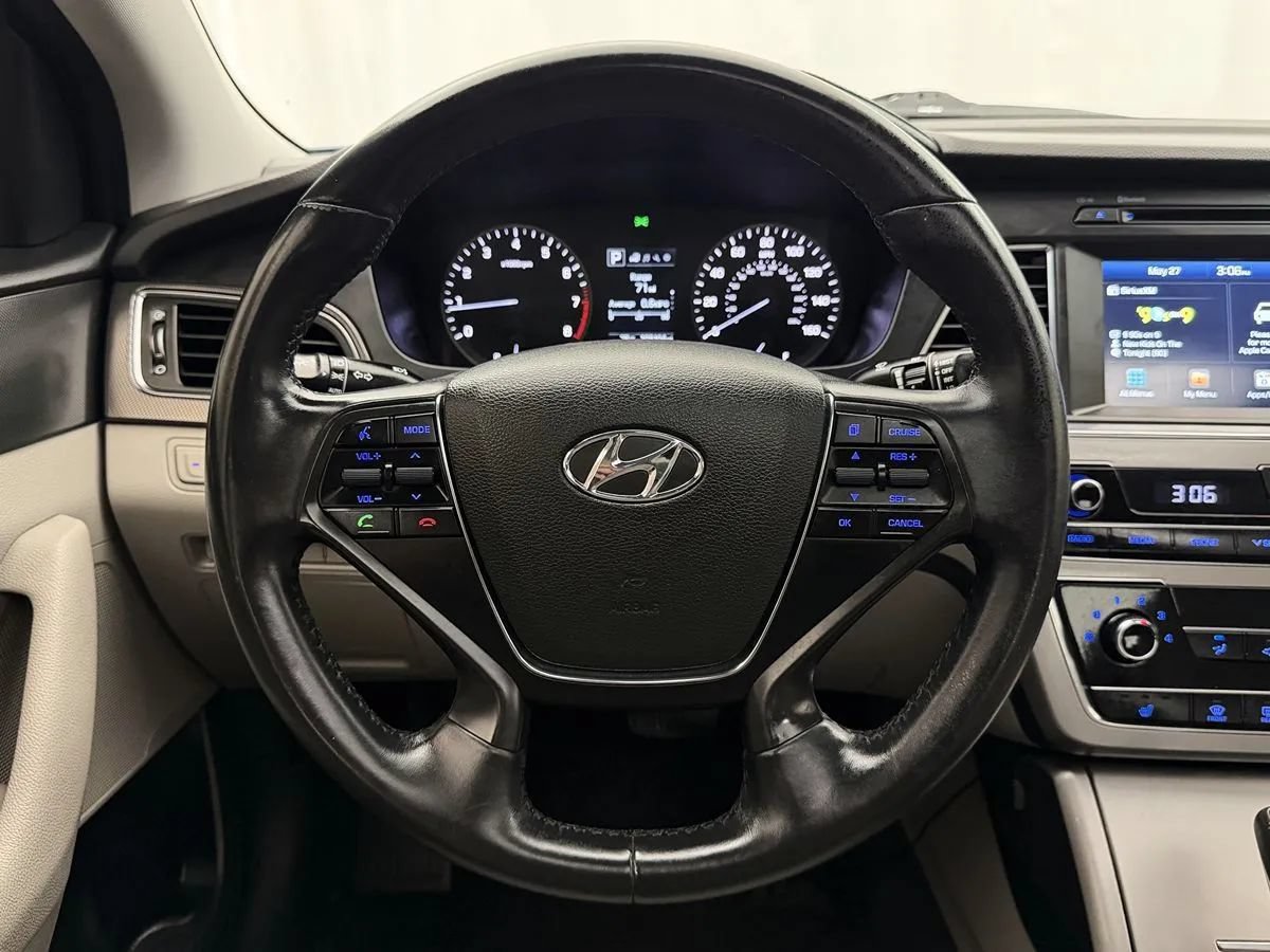 Used 2017 Hyundai Sonata Sport w/ Value Edition Package 02 FWD image 9