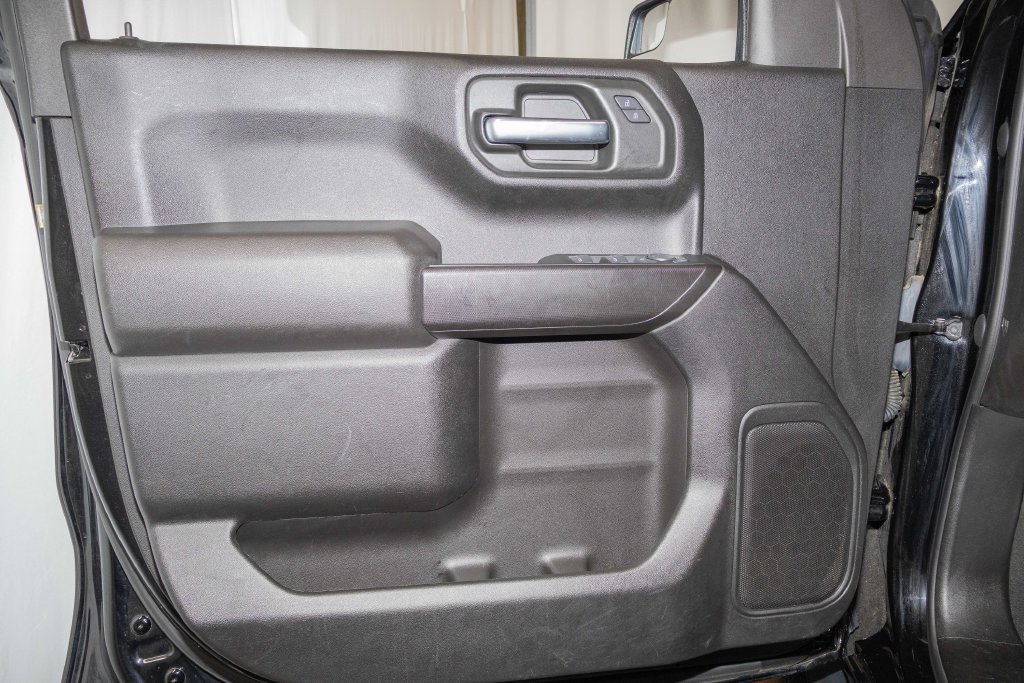Used 2023 Chevrolet Silverado 1500 Custom AWD/4WD image 11