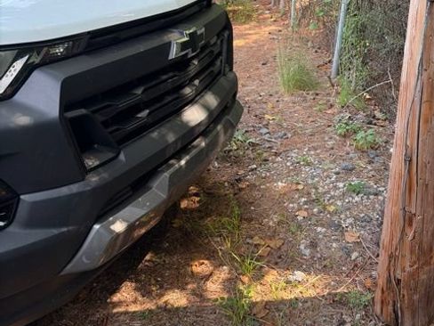 Used 2025 Chevrolet Colorado Trail Boss AWD/4WD image 15