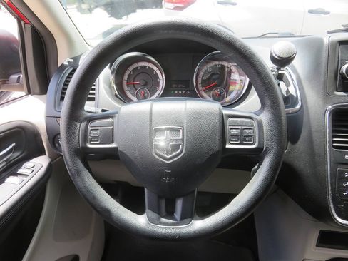 Used 2014 Dodge Grand Caravan SE w/ Quick Order Package 29E SE FWD image 13
