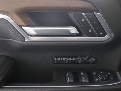 Used 2026 Chevrolet Silverado 1500 High Country w/ Midnight Edition AWD/4WD image 19