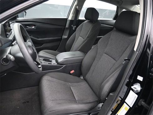 Certified 2025 Honda Accord LX image 17