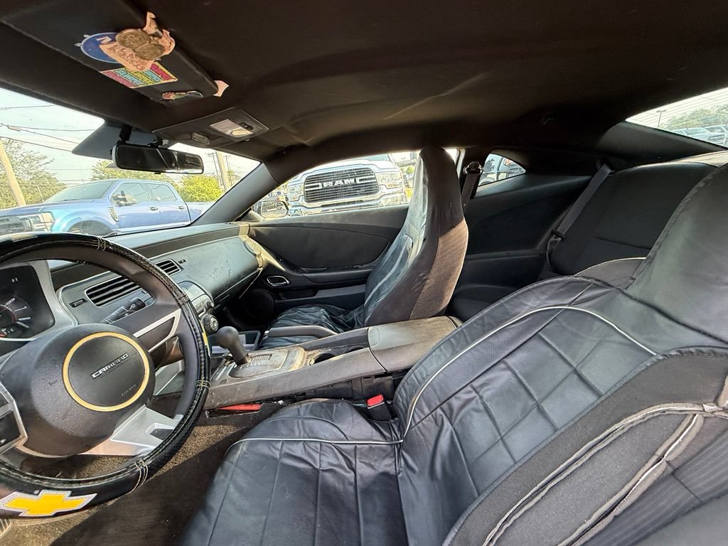 Used 2010 Chevrolet Camaro LT RWD image 12