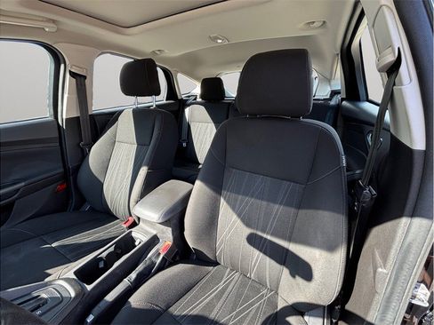 Used 2017 Ford Focus SEL FWD image 15