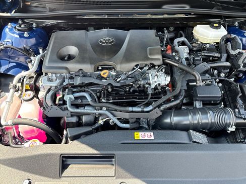Used 2025 Toyota Camry image 32