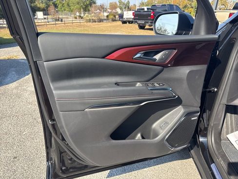 New 2026 Chevrolet Traverse Z71 image 13