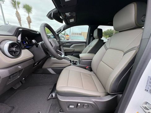 New 2026 Chevrolet Colorado ZR2 AWD/4WD image 13