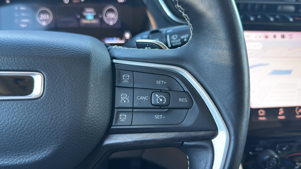 Used 2022 Jeep Grand Cherokee Limited w/ Luxury Tech Group II RWD image 21