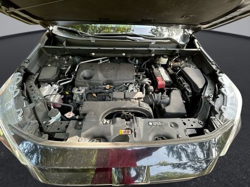 Used 2021 Toyota RAV4 LE FWD image 29