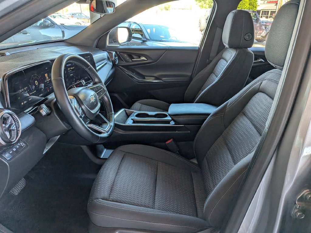 Used 2025 Chevrolet Equinox LT AWD/4WD image 15