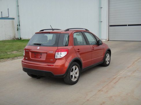 Used 2012 Suzuki SX4 AWD Hatchback image 7