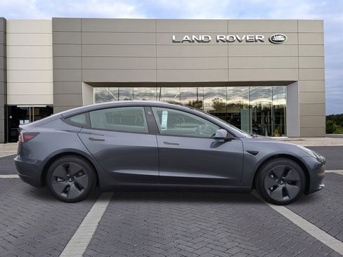 Used 2023 Tesla Model 3 Standard Range image 4